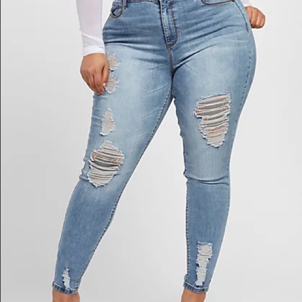 Light washed ripped jeans